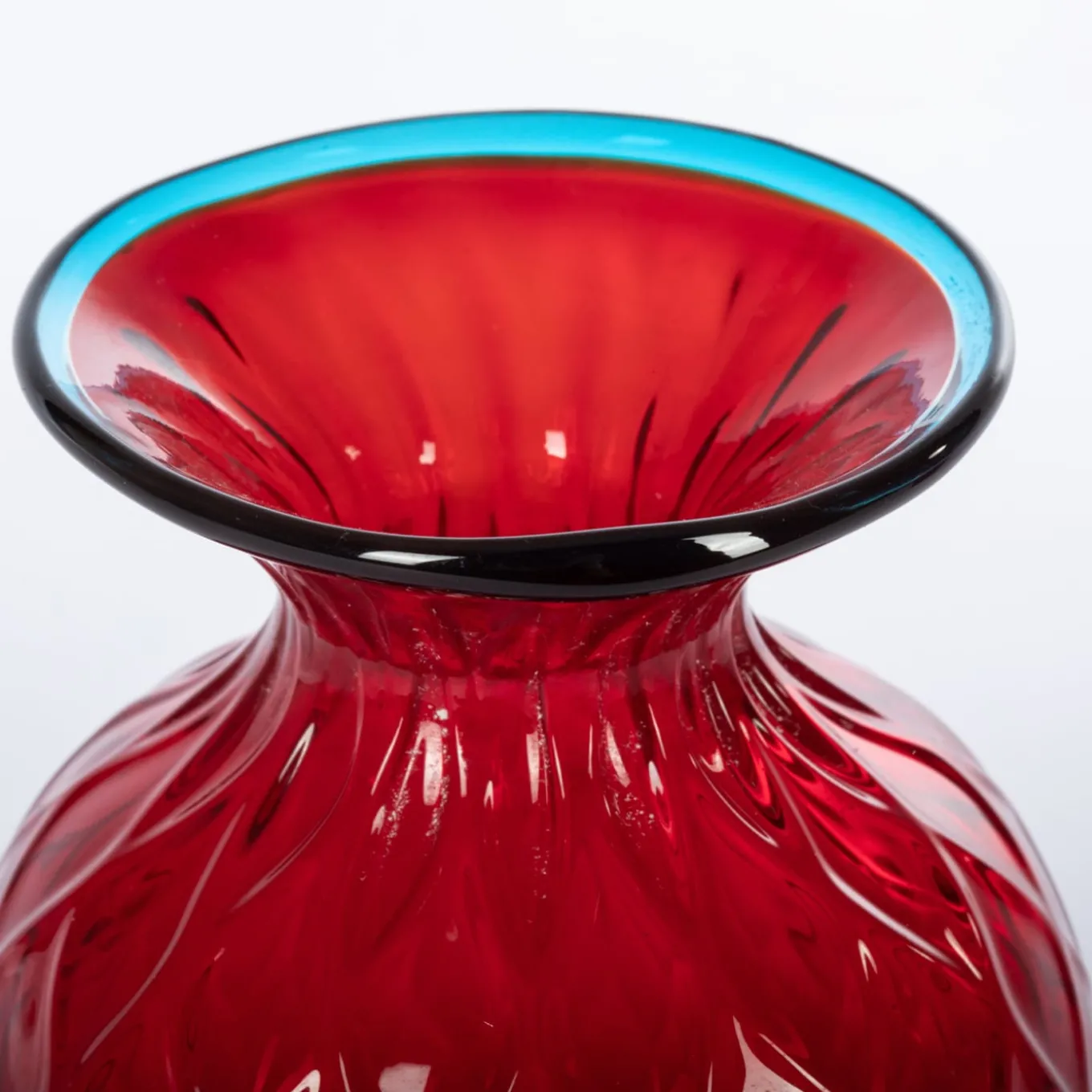 1950 Grande vaso rosso Balloton con bordo azzurro