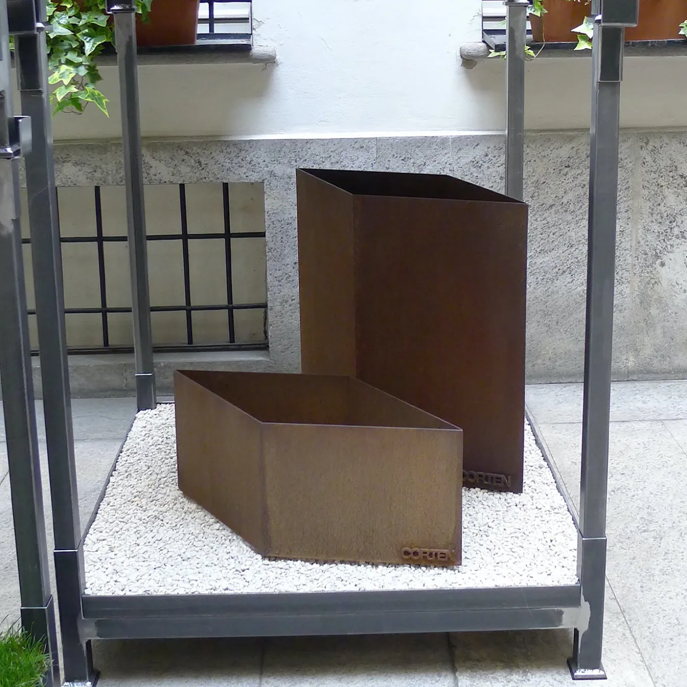 89,1 Portavaso in acciaio corten