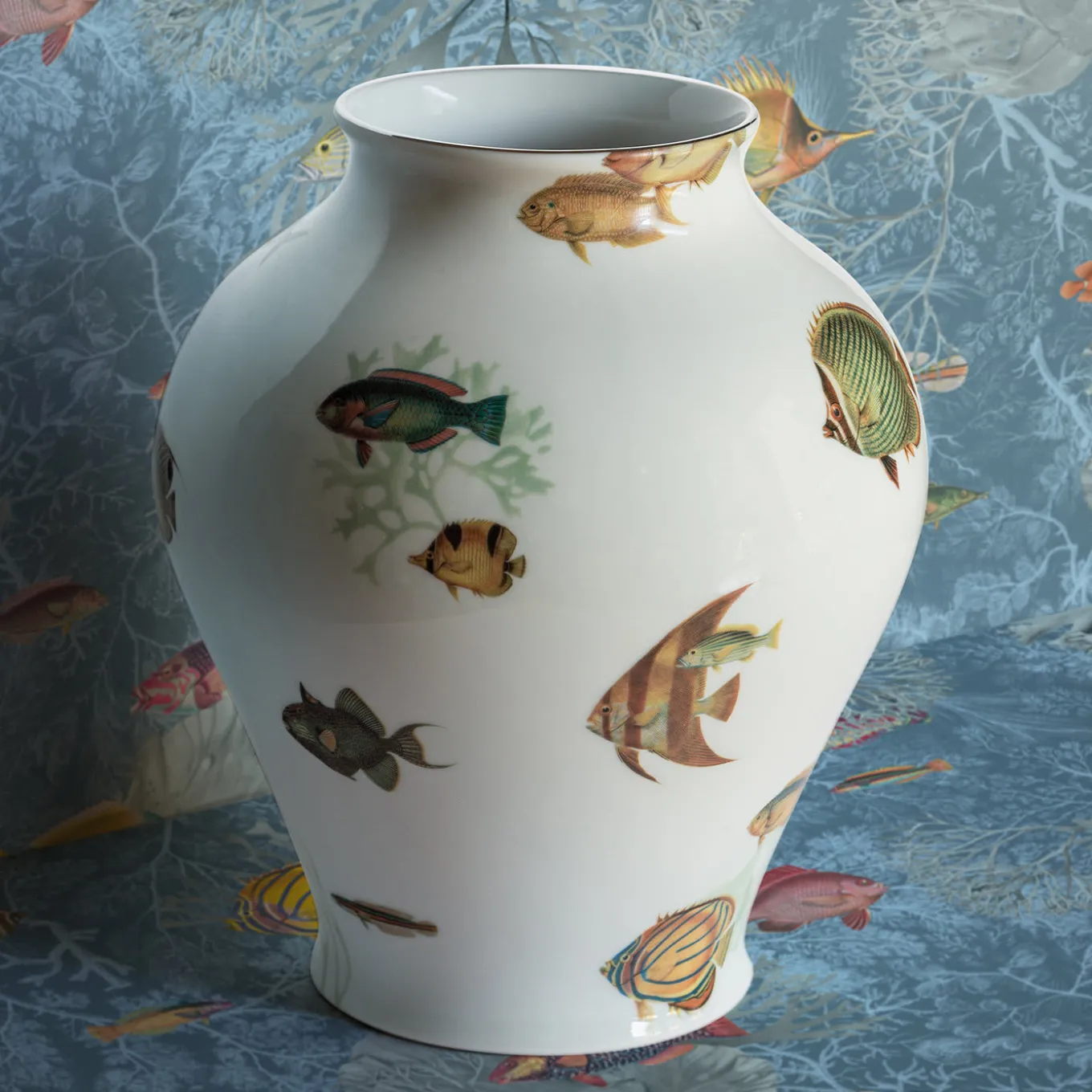 Amami Amphora Vaso in porcellana con pesci tropicali H27Cm