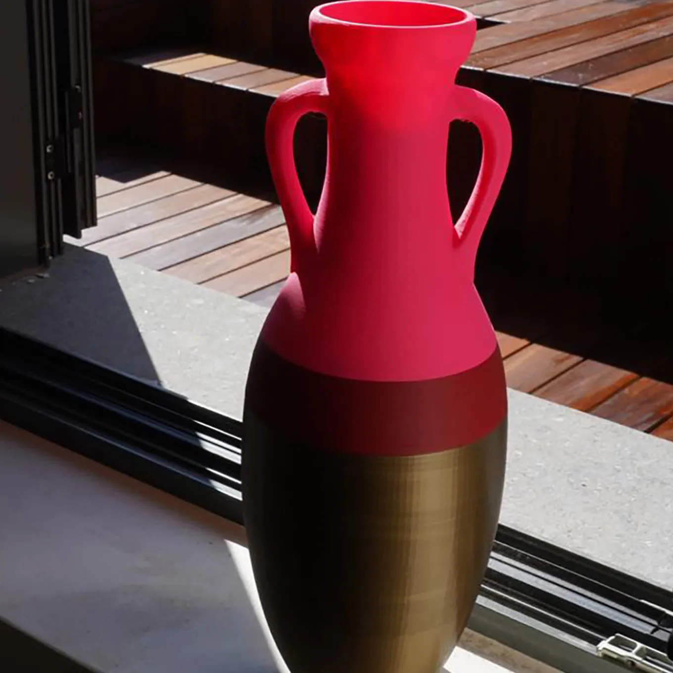Anfora Giulio Cesare XL in bronzo, borgogna e fucsia
