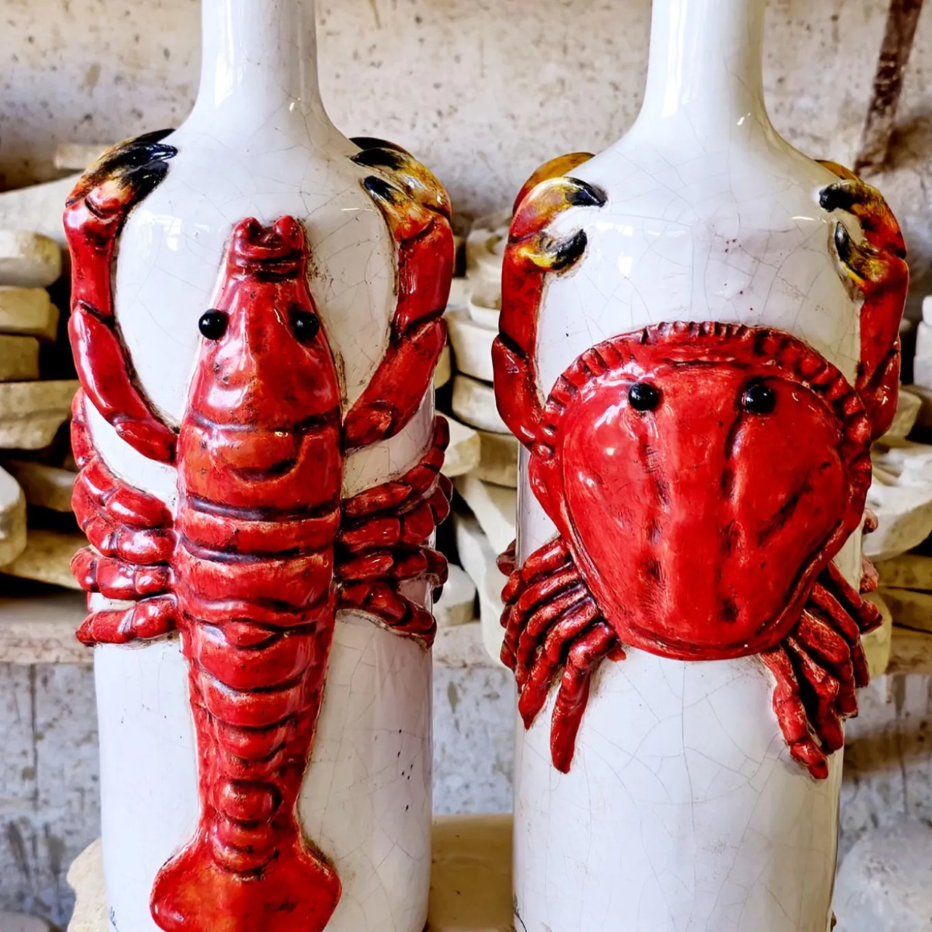 Bottiglia in Ceramica Policroma con Aragosta