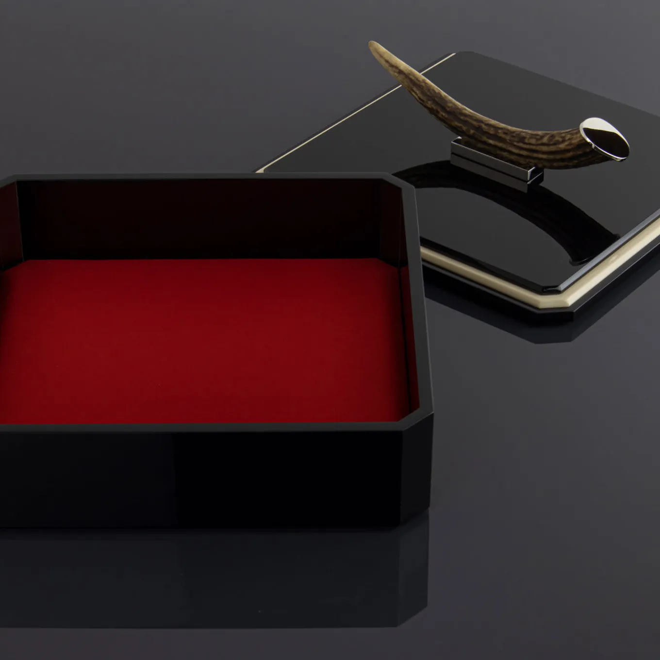 Box Diana con tessuto rosso