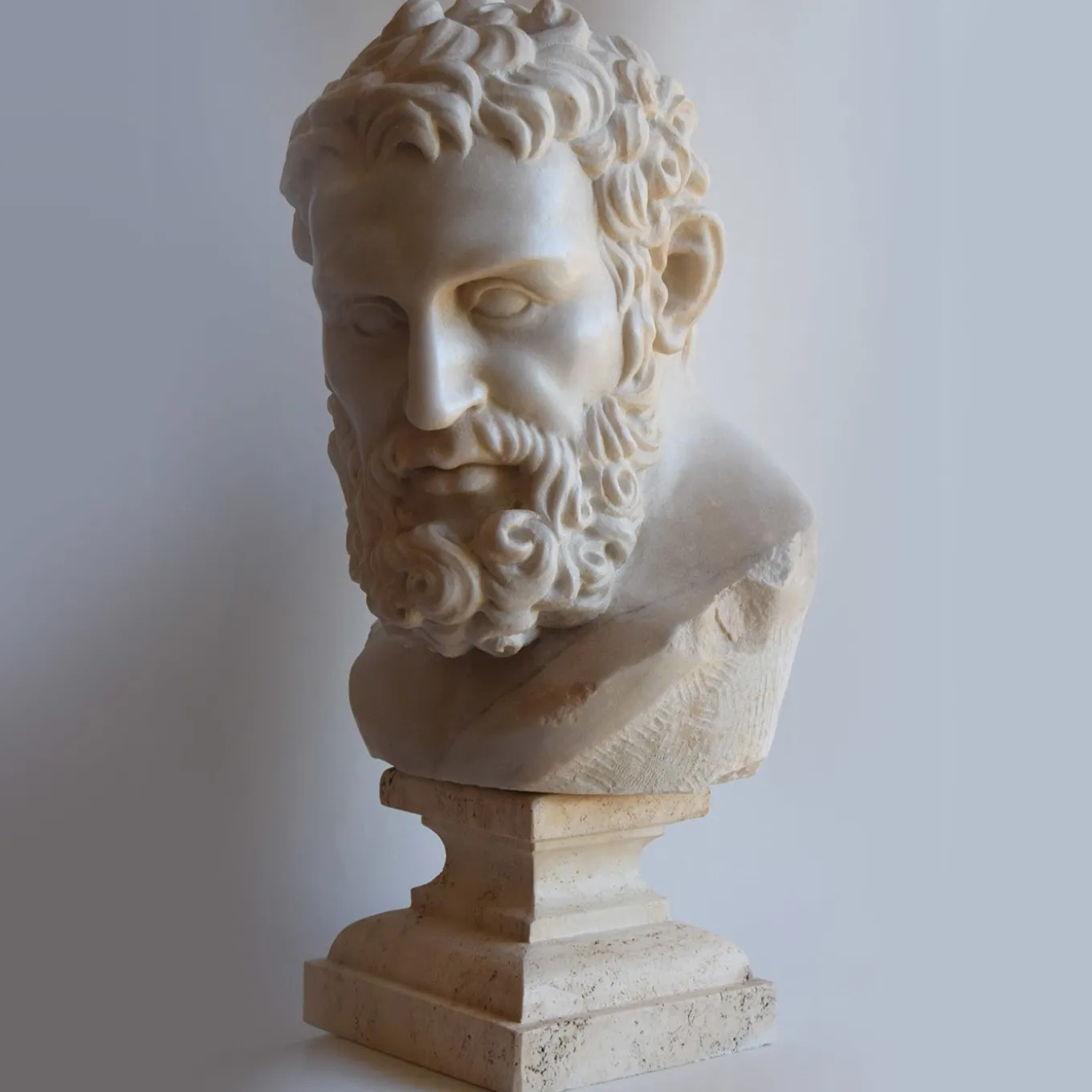 Busto di testa di Ercole