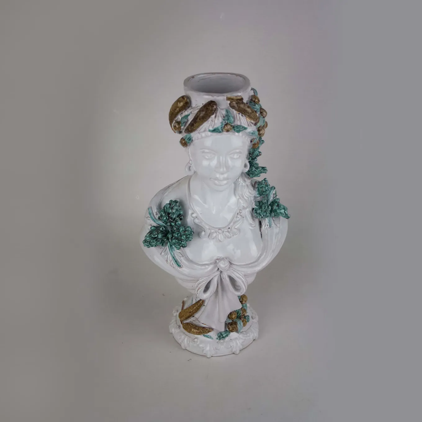 Busto scultura invernale in ceramica