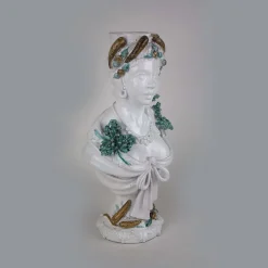 Busto scultura invernale in ceramica