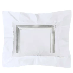 Camicie da letto Boudoir bianco e grigio chiaro di Four Generations