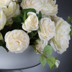 Camilla Roses Composizione floreale finta con vaso