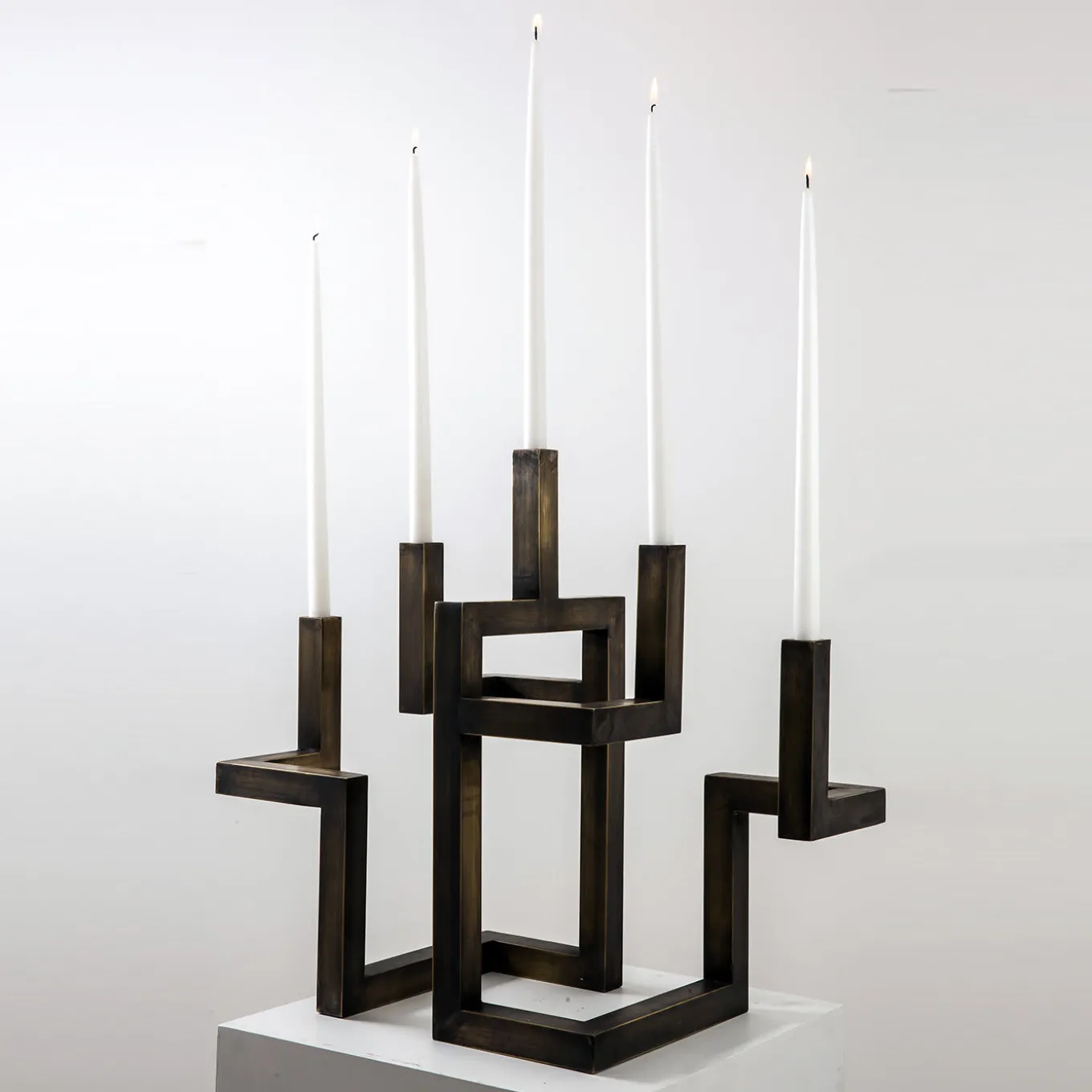 Candelabro in ottone azteco
