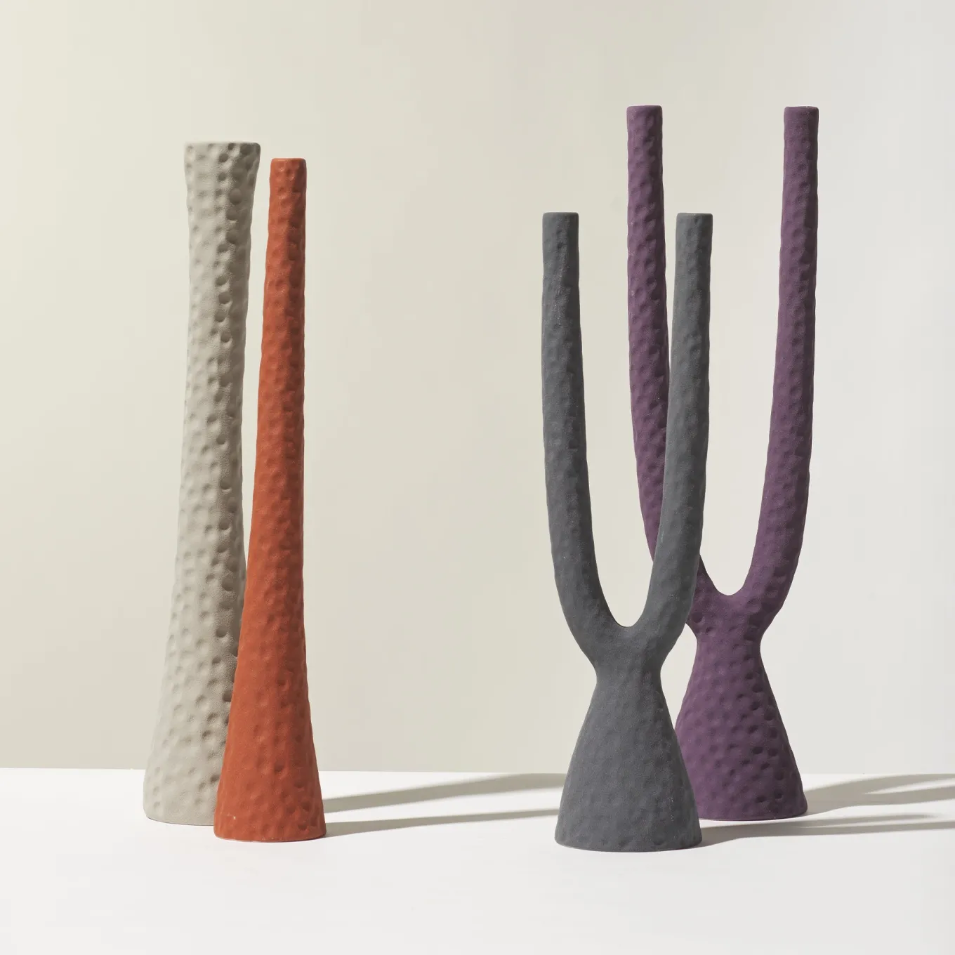 Candelabro Mono Omega in ceramica rosso indiano opaco
