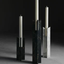 Candeliere in marmo nero e oro Trinity S