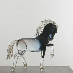 Cavallo rampante grande in vetro nero
