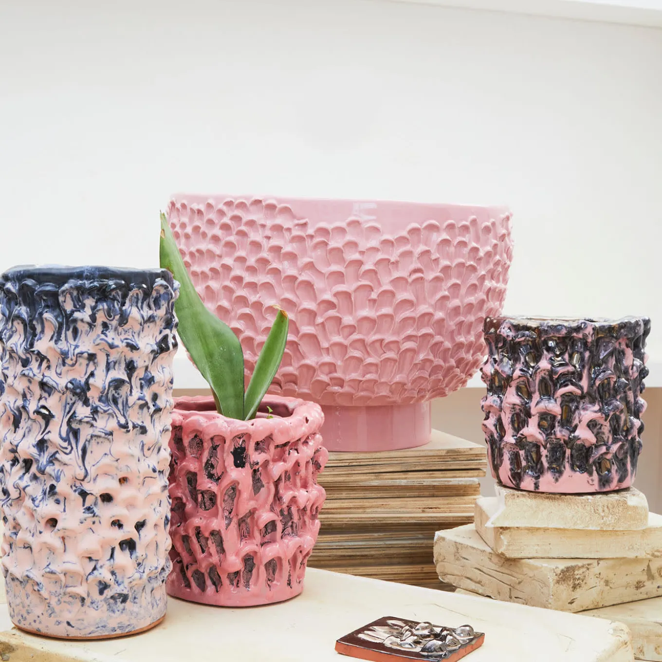 Centrotavola in Ceramica Onda Rosa Cipria Lucido