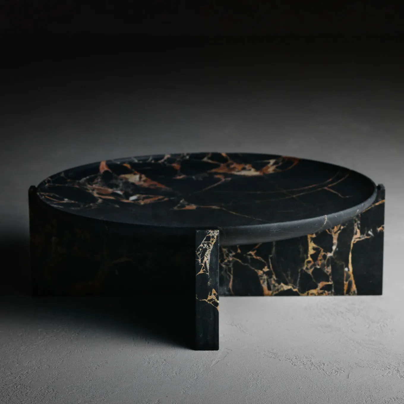 Centrotavola in marmo nero e oro Imperial M