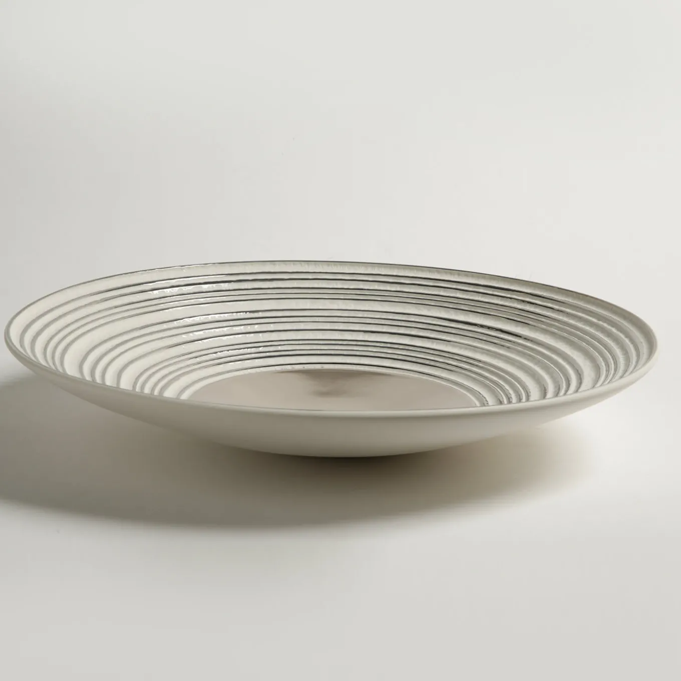 Centrotavola in platino Antithesis