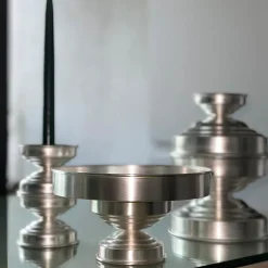Centrotavola scultoreo in ottone placcato argento
