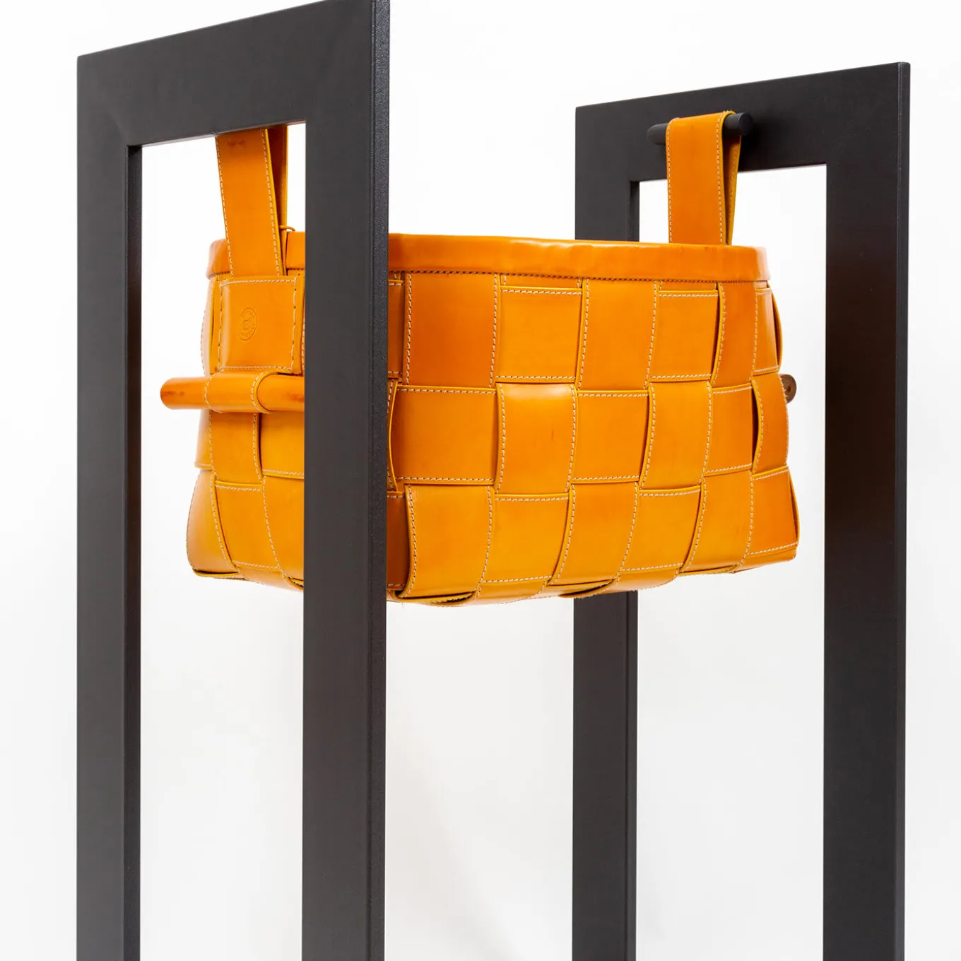Cestino in pelle con supporto Giallo senape