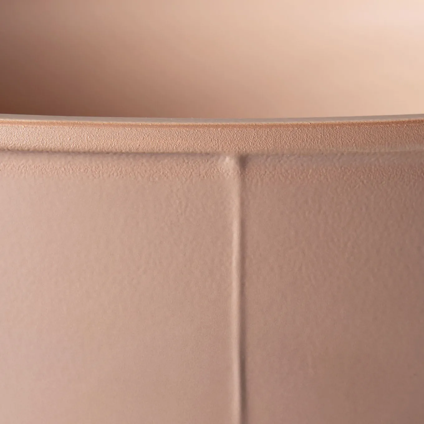 Ciotola marrone Seams di Benjamin Hubert