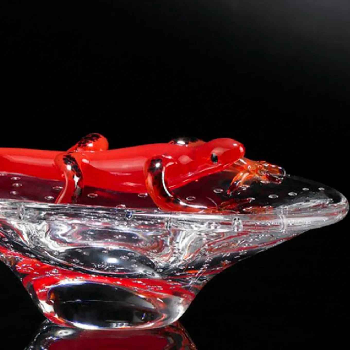Ciotola rotonda con geco rosso