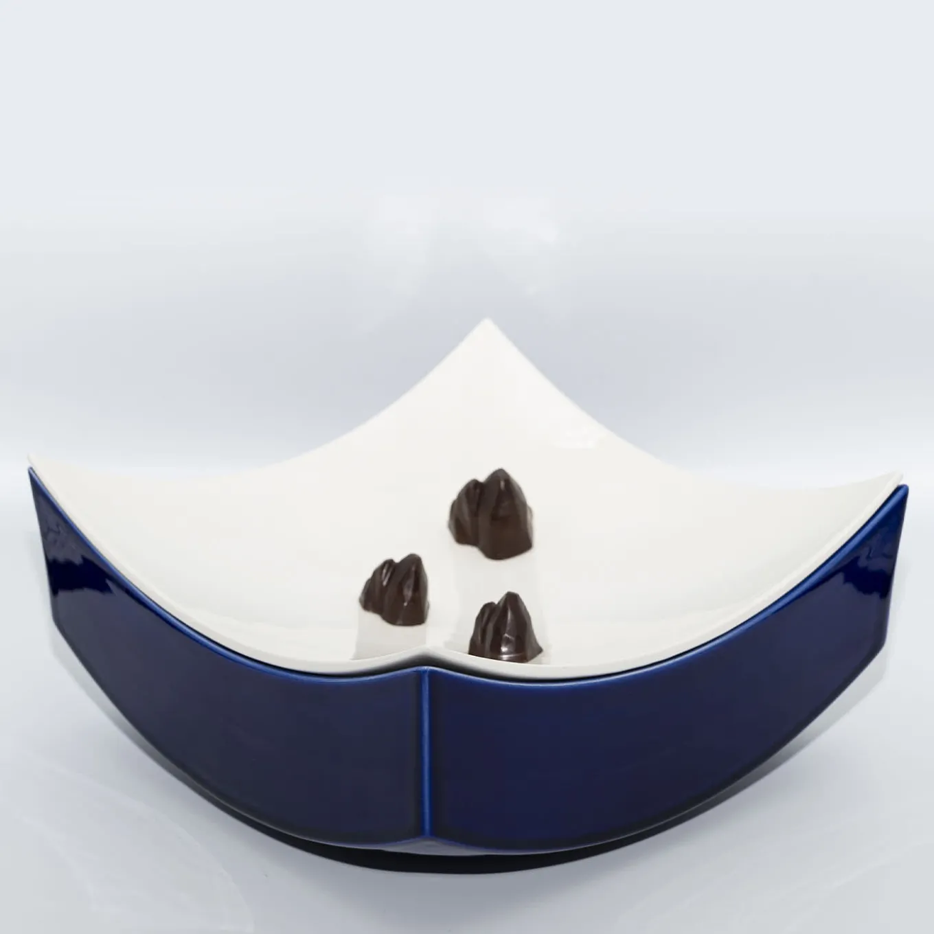 Ciotola Wave Bonbon Bianco e Blu di Cristian Visentin