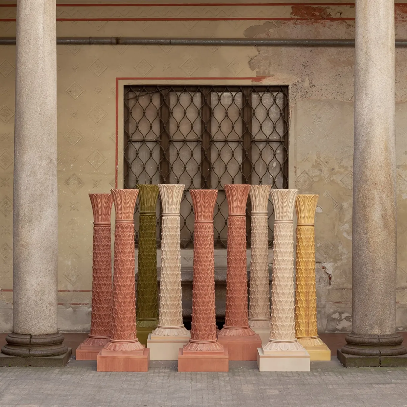 Colonna decorativa Anne Pink