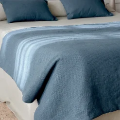 Coperta di lino a pois blu chiaro