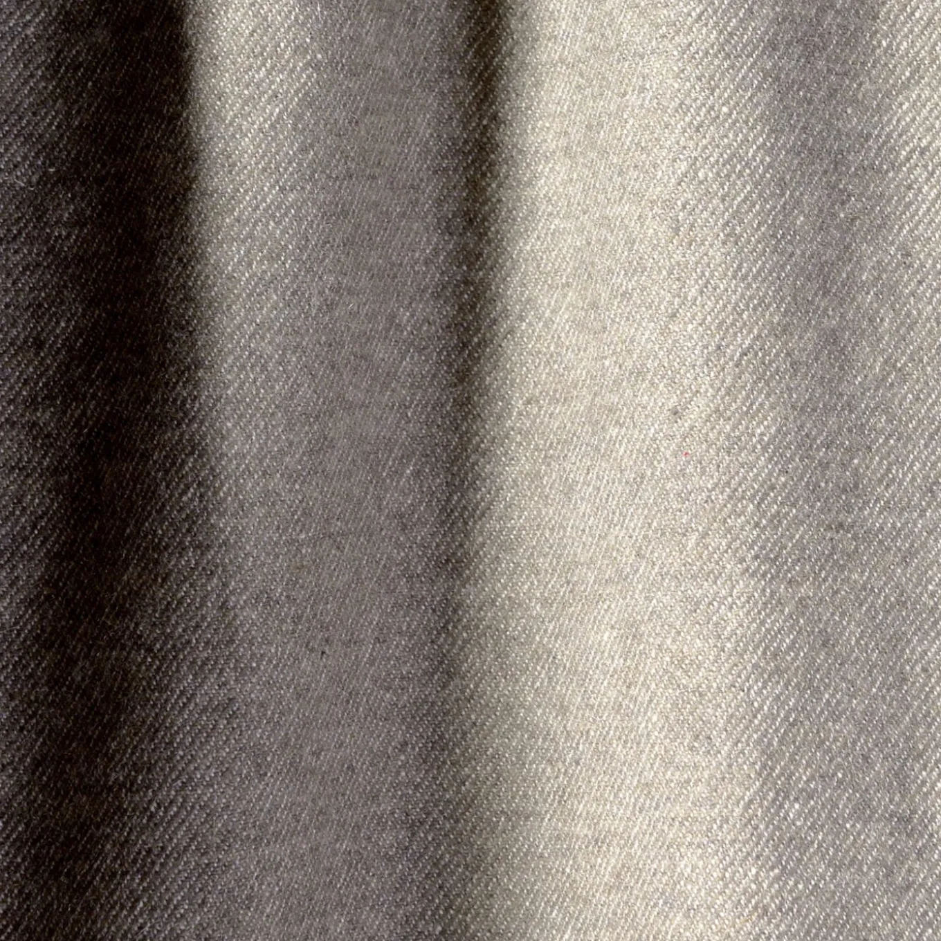 Coperta Rigoroso con frange in cashmere e lino policromatico