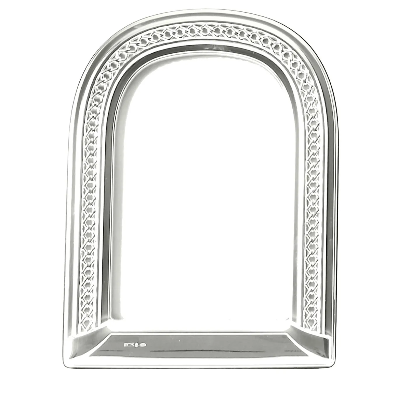 Cornice portale con catena greca