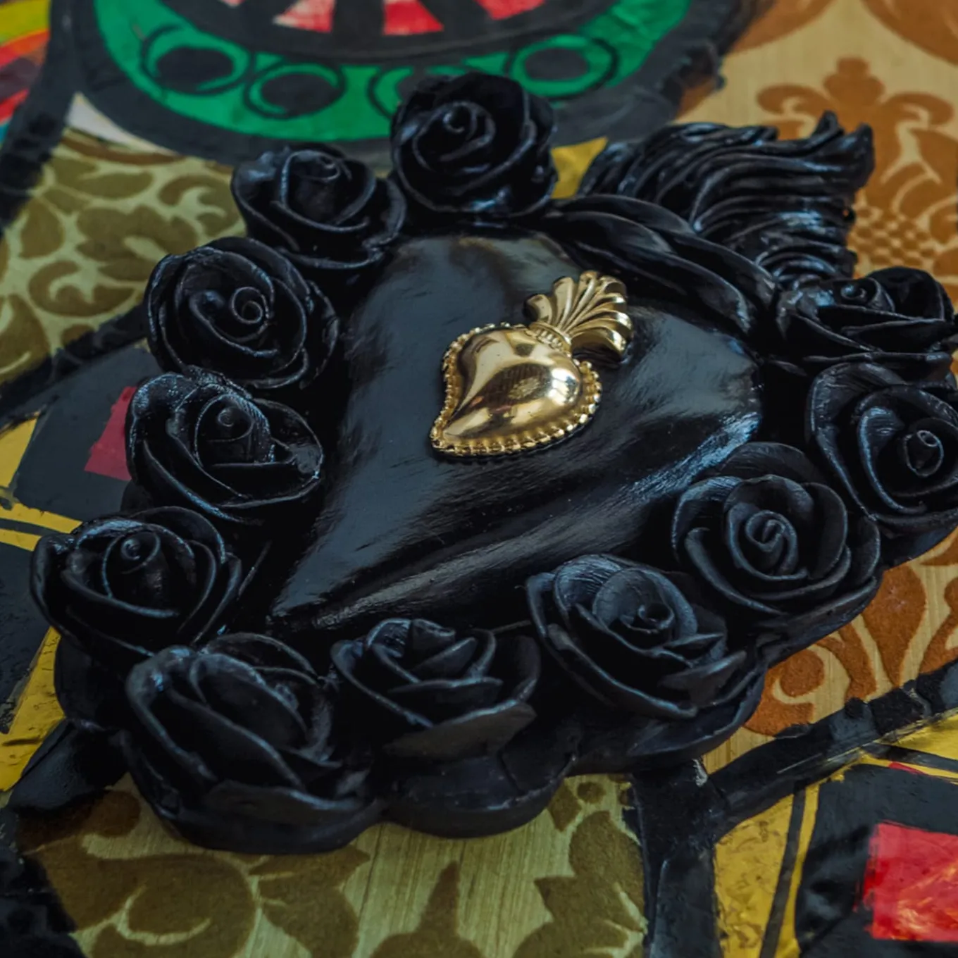 CUORE IN CERAMICA SMALTATO NERO PUNK ROSE
