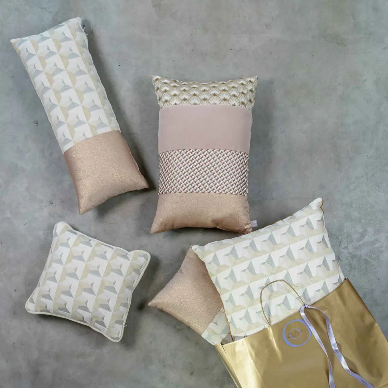 Cuscino Carrè bianco in tessuto jacquard geometrico