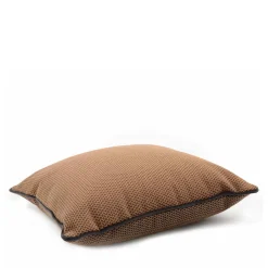Cuscino Carré in tessuto jacquard marrone con piping in velluto