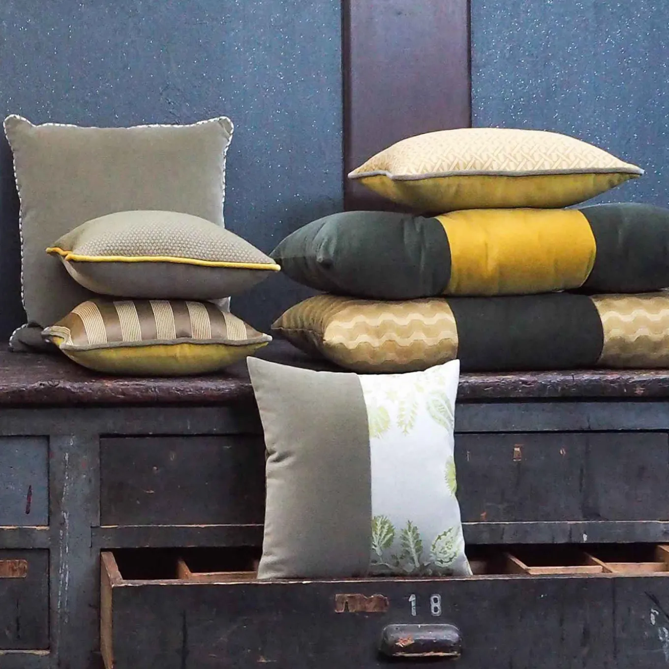 Cuscino Carrè in velluto di cotone muschiato e tessuto jacquard