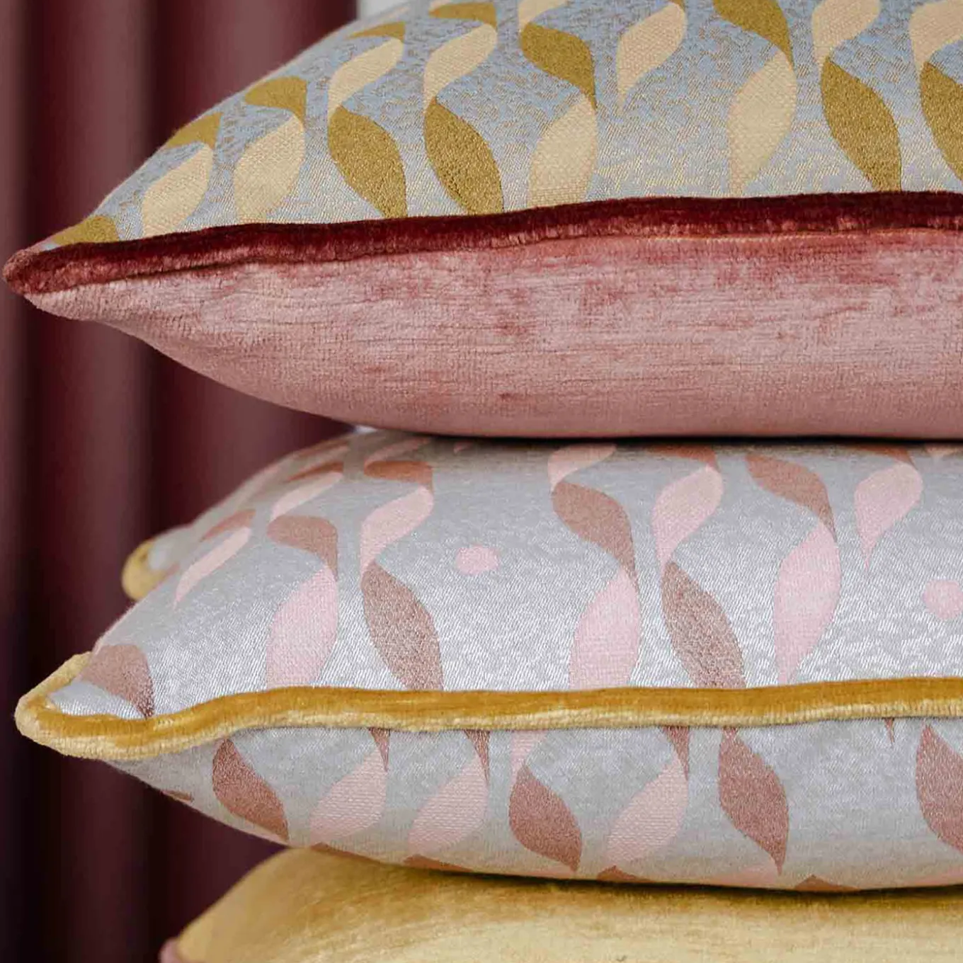 Cuscino Carrè Oro in tessuto jacquard TALIA