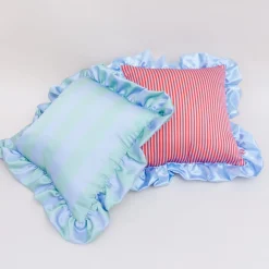 Cuscino in poliestere riciclato Bon Bon rosso e azzurro