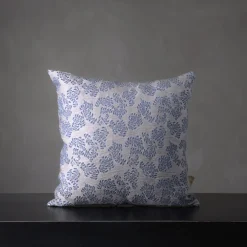 Cuscino quadrato Murcia in jacquard floreale argentato e blu