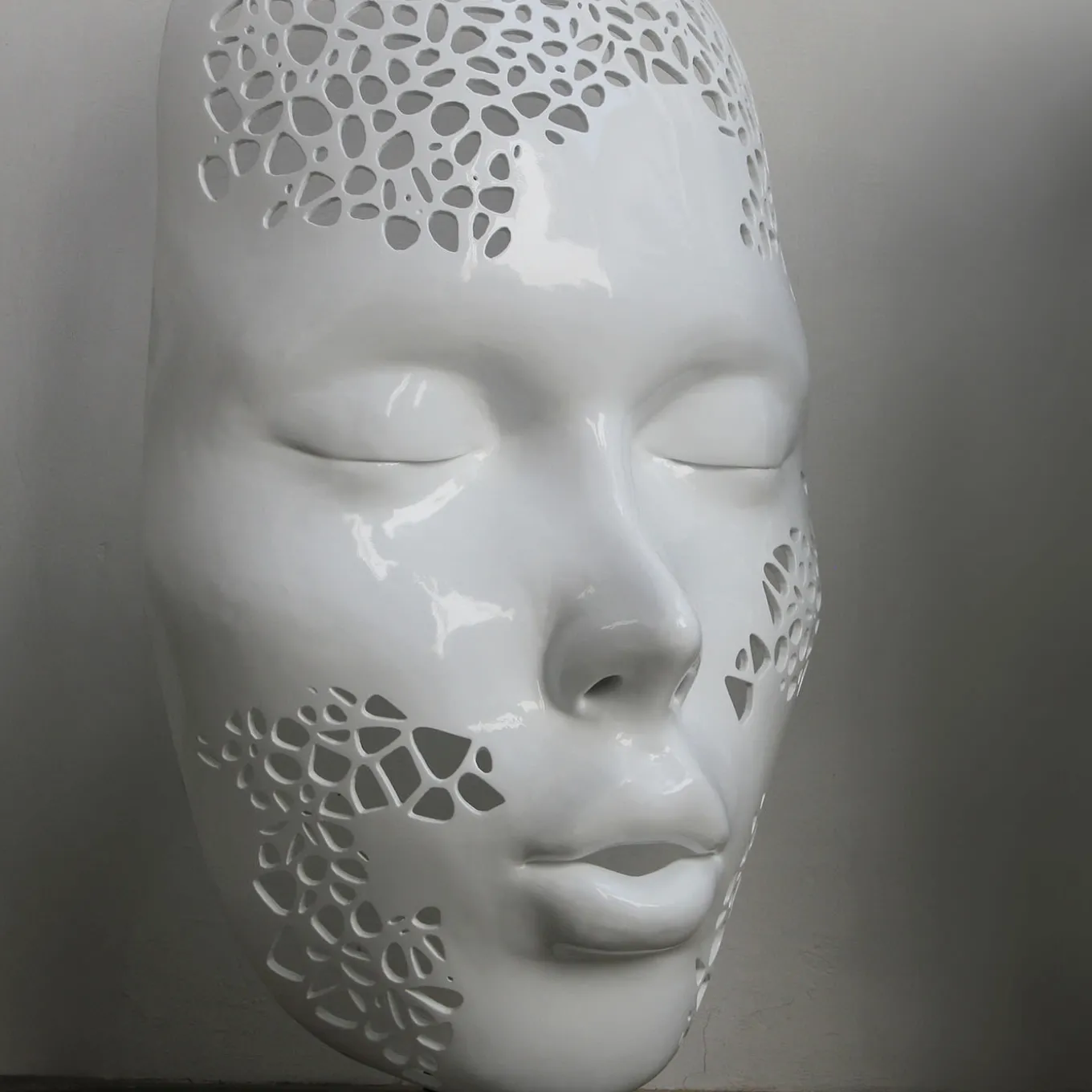 Donna MASCHERATI Scultura Bianca