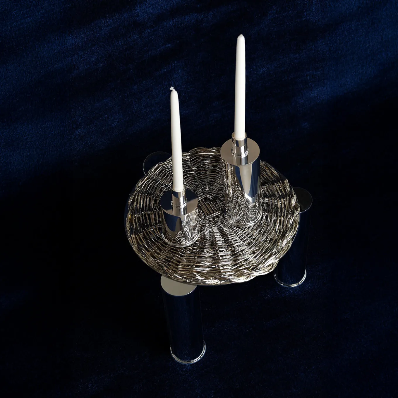 Elegante portacandele alto in argento placcato