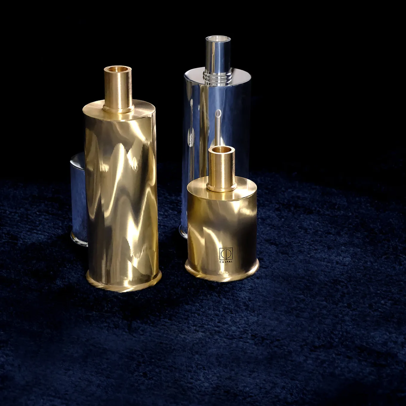 Elegante portacandele corto in ottone spazzolato