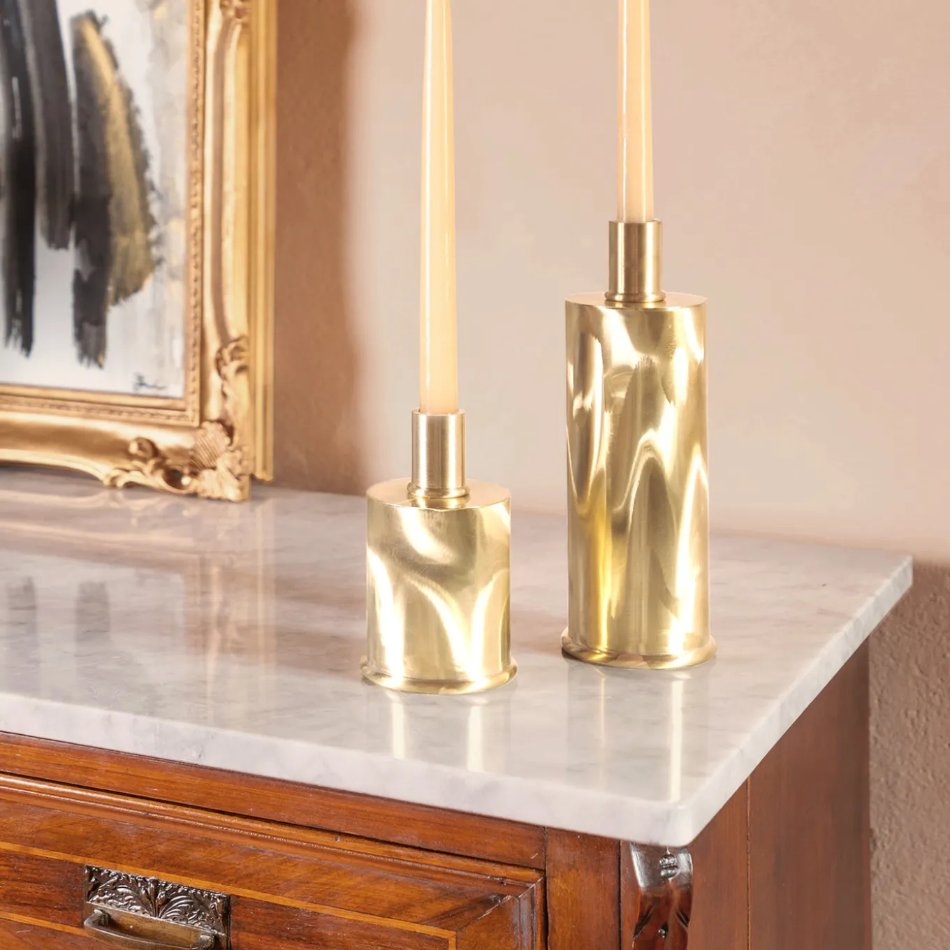 Elegante portacandele corto in ottone spazzolato