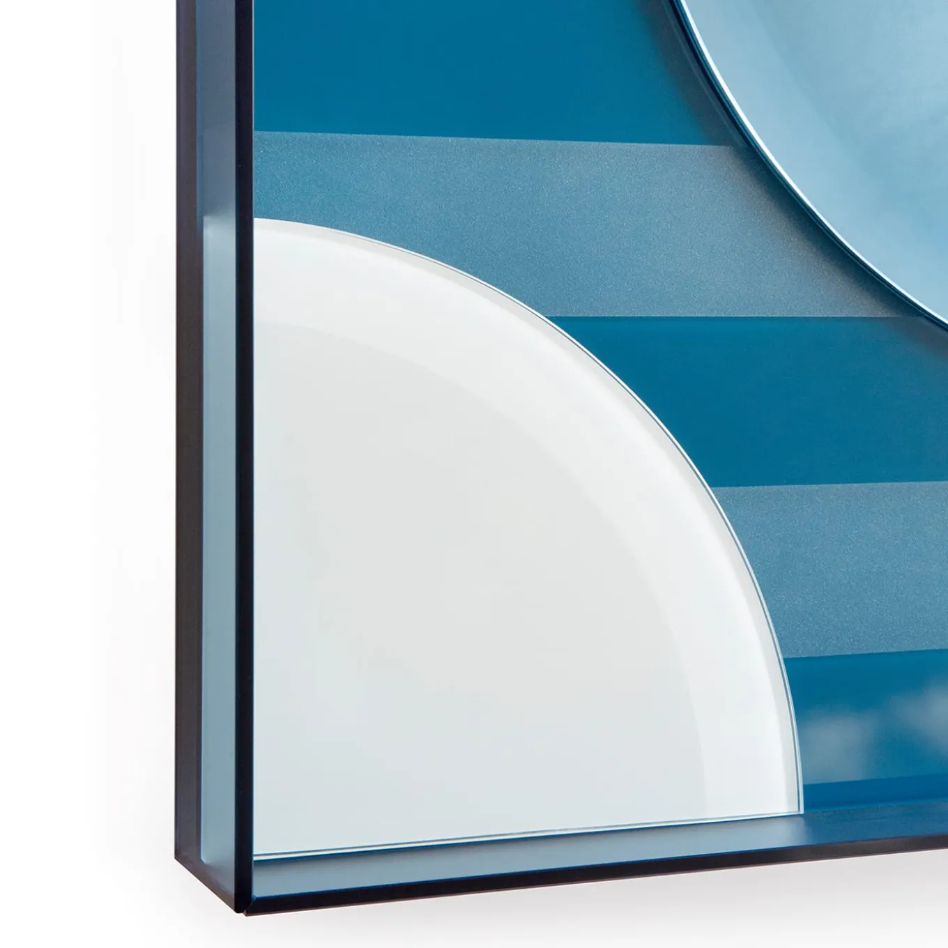 Figure M1 Specchio blu