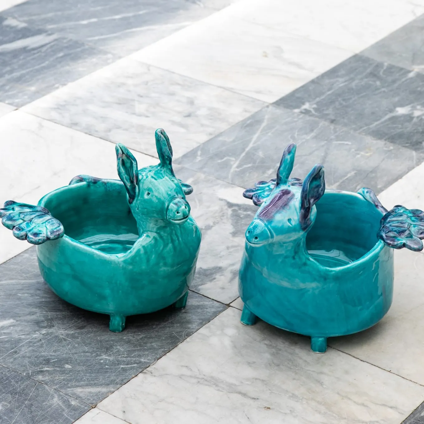 Figurina Asino con Ali in Ceramica Azzurro Chiaro