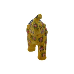 Figurina di elefante giallo