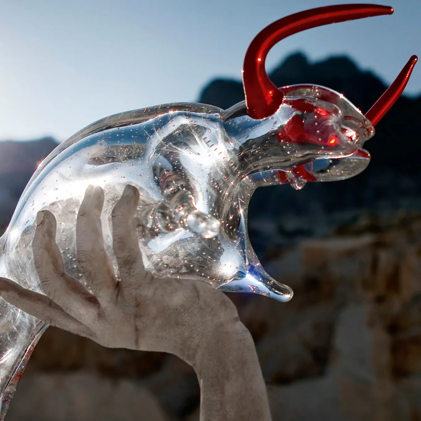 Figurina di toro in vetro grande