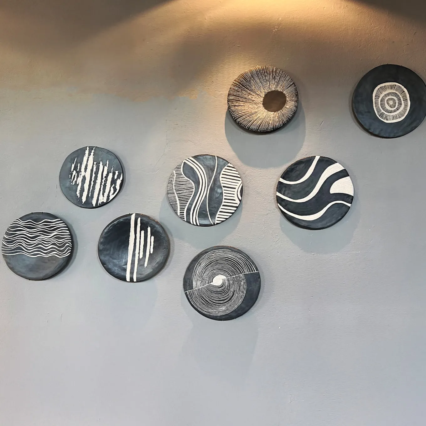 Gob 11 Piatto in Ceramica Bianco e Nero