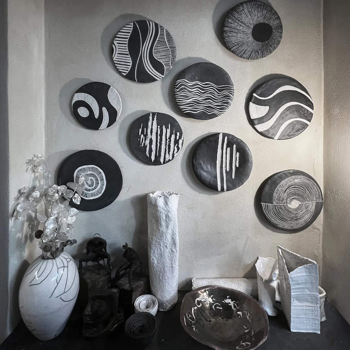 Gob 11 Piatto in Ceramica Bianco e Nero