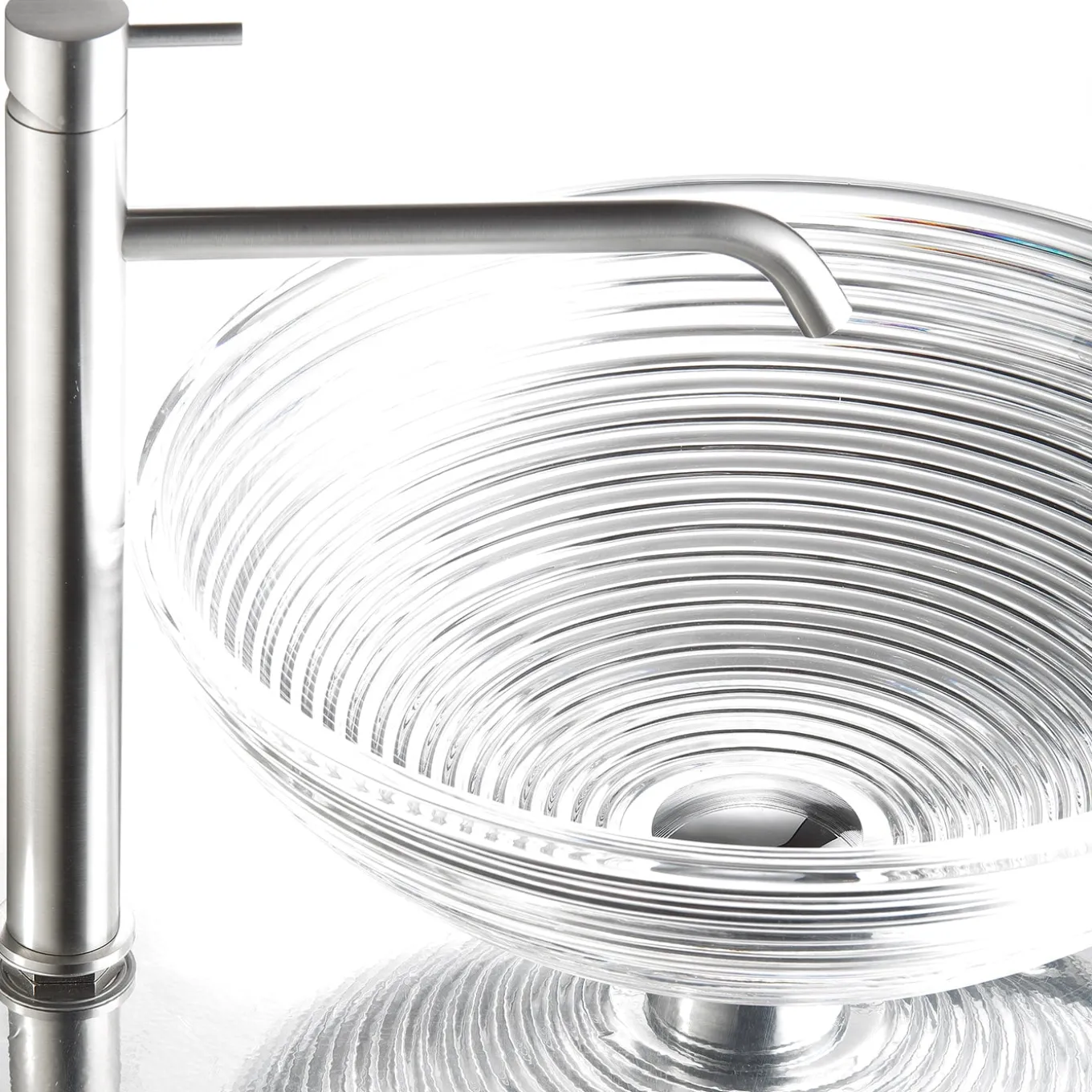 Lavabo in cristallo rigato a mano