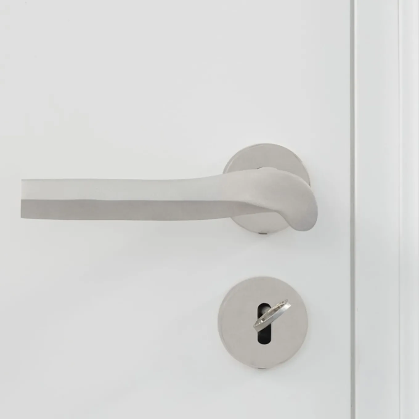 Maniglia per porta Prisma Satin di Nicole Valenti