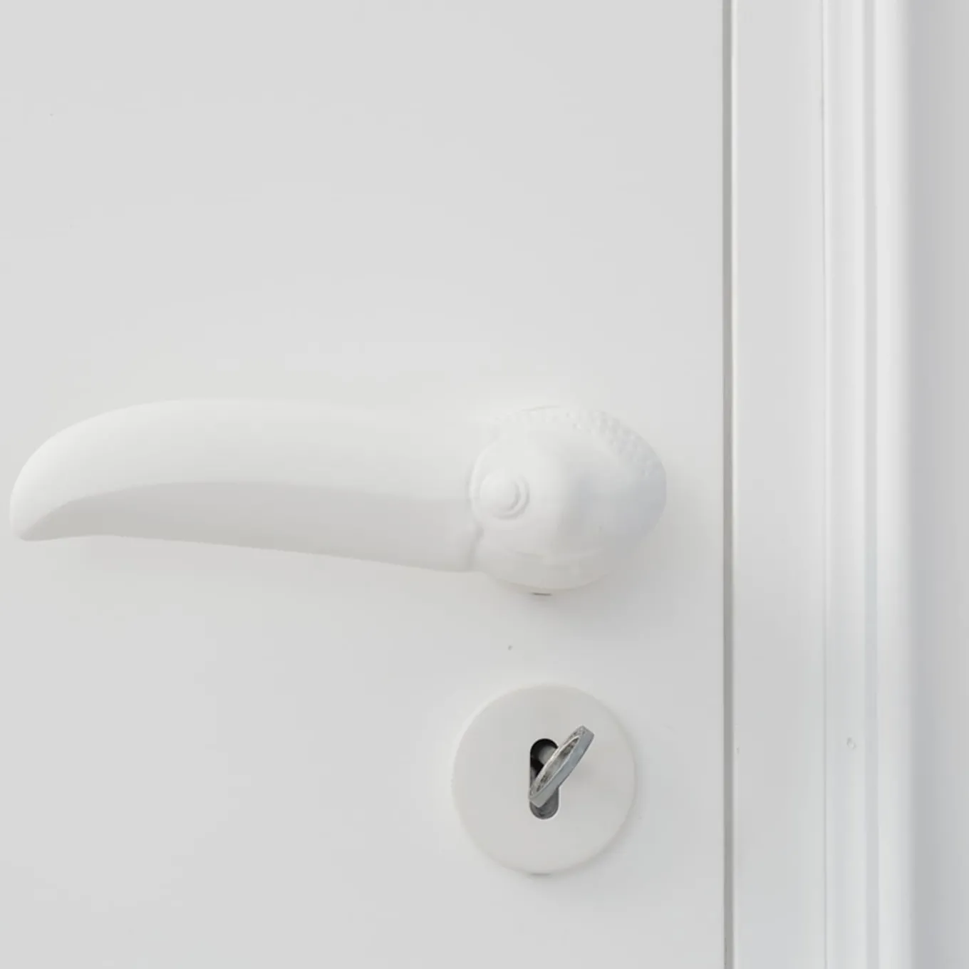 Maniglia Tucano White di Nicole Valenti