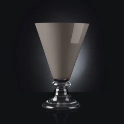 Nuovo vaso grigio romantico