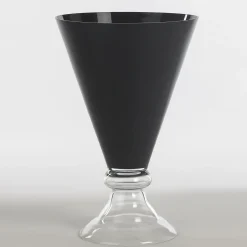 Nuovo vaso nero romantico