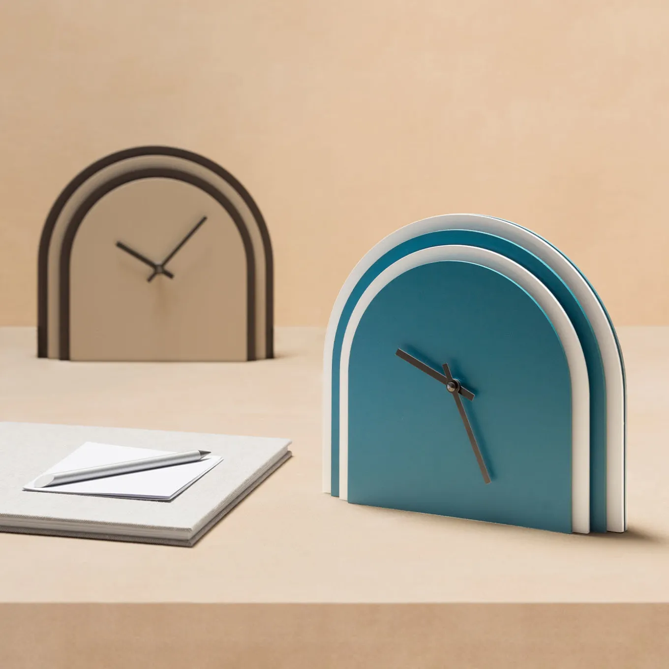 Orologio da tavolo centrale blu petrolio